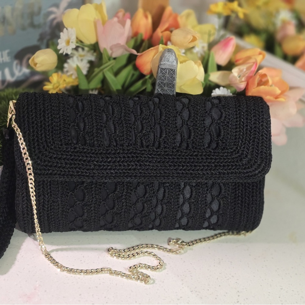 Chic Black Knit Clutch with Gold Chain